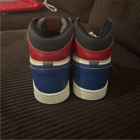 Air Jordan1 High-Top Sneakers - Blue, Red, White, Black replicas - Picture 5 of 7
